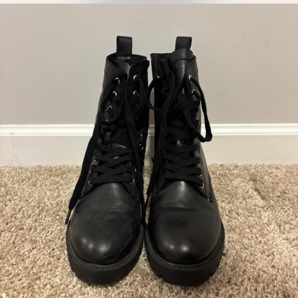 Black leather Steve Madden boots